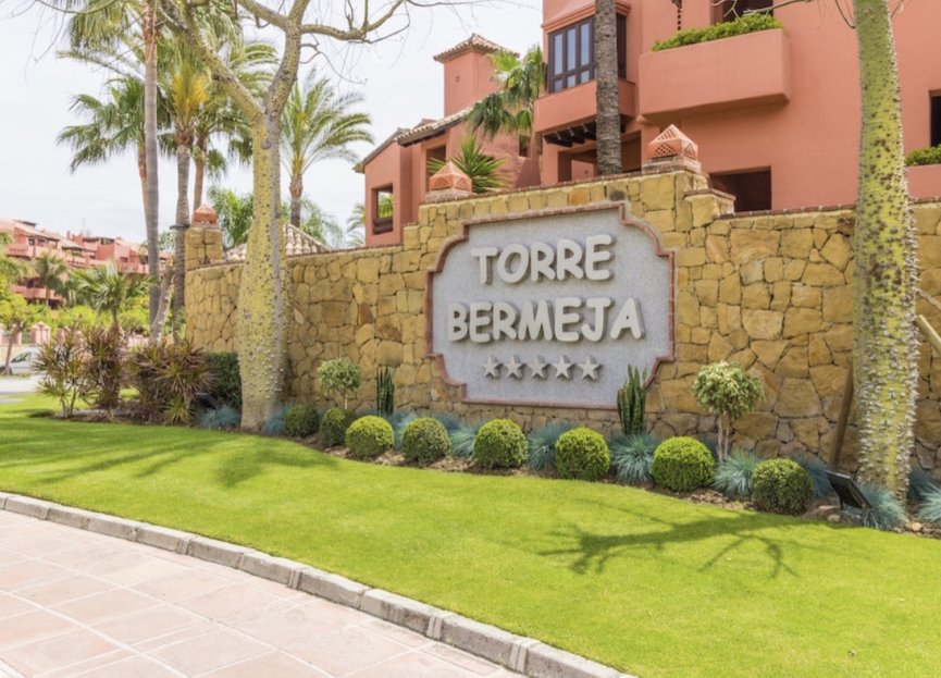 Resale - Apartment - Penthouse - Estepona - Estepona Centro