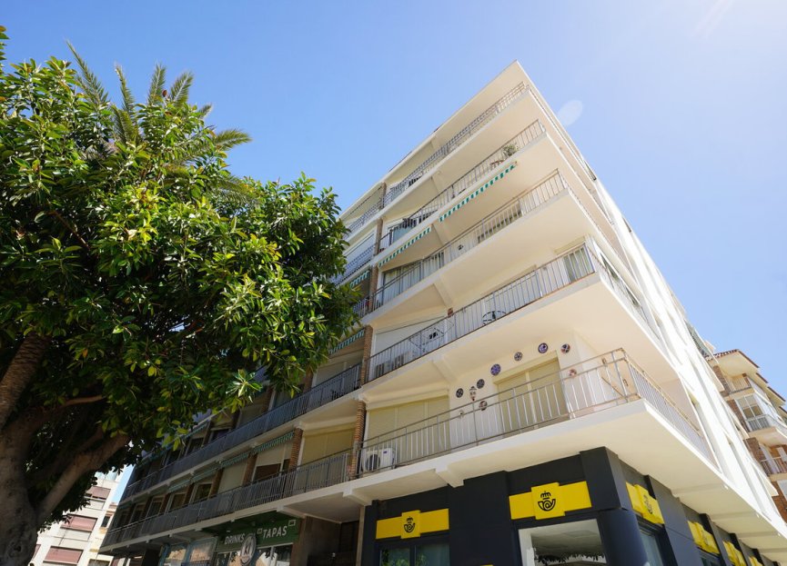 Resale - Apartment - Middle Floor Apartment - Estepona - Estepona Centro