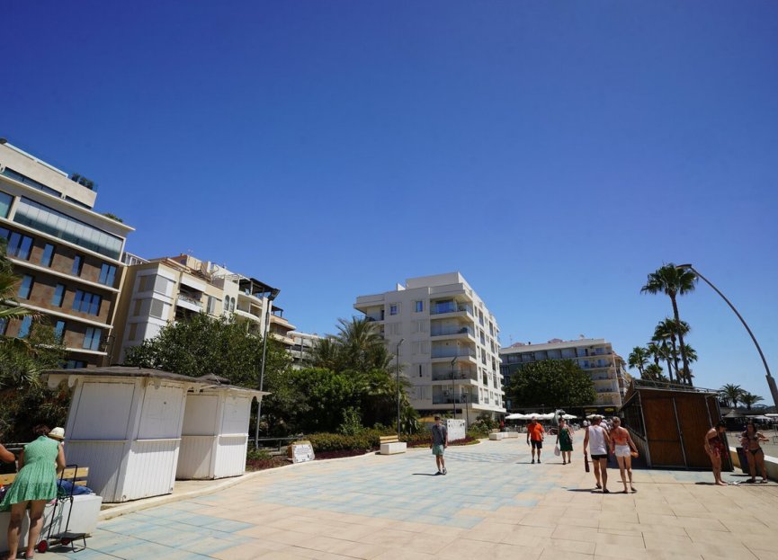 Resale - Apartment - Middle Floor Apartment - Estepona - Estepona Centro