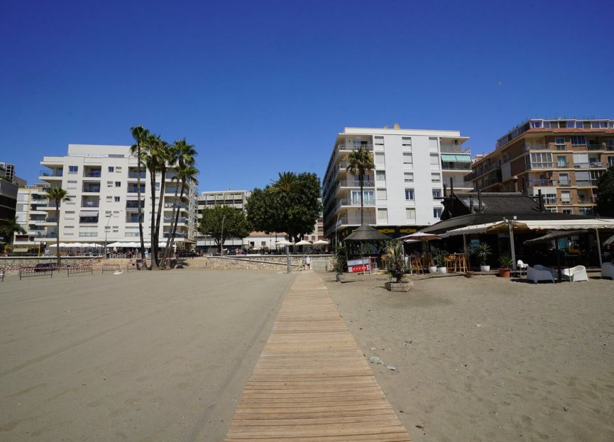 Resale - Apartment - Middle Floor Apartment - Estepona - Estepona Centro