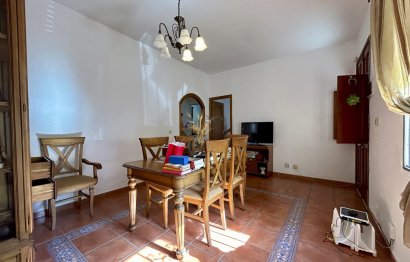 Resale - House - Detached Villa - Estepona - Estepona Centro