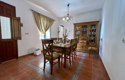 Resale - House - Detached Villa - Estepona - Estepona Centro