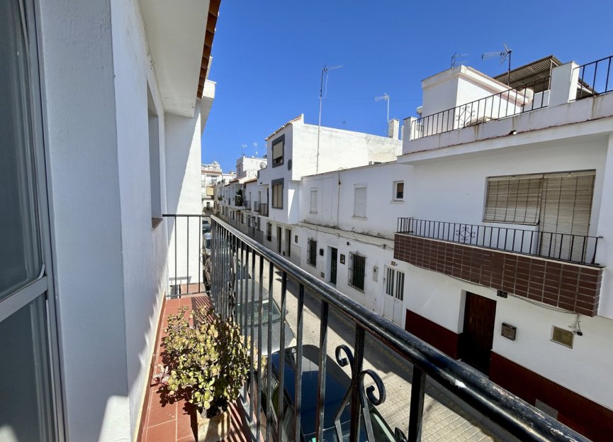 Resale - House - Detached Villa - Estepona - Estepona Centro