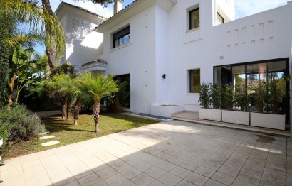 Resale - House - Detached Villa - Marbella - Nueva Andalucia