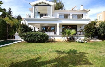 Resale - House - Detached Villa - Marbella - Nueva Andalucia