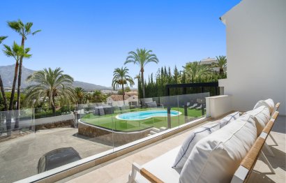 Resale - House - Detached Villa - Marbella - Nueva Andalucia