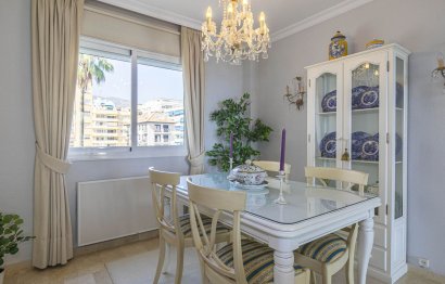 Resale - Apartment - Middle Floor Apartment - Marbella