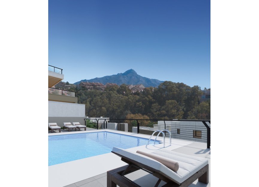 Resale - Apartment - Middle Floor Apartment - Marbella - Nueva Andalucia