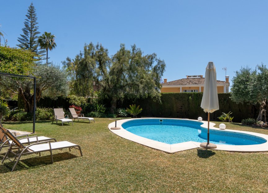 Resale - House - Detached Villa - Marbella - Nueva Andalucia