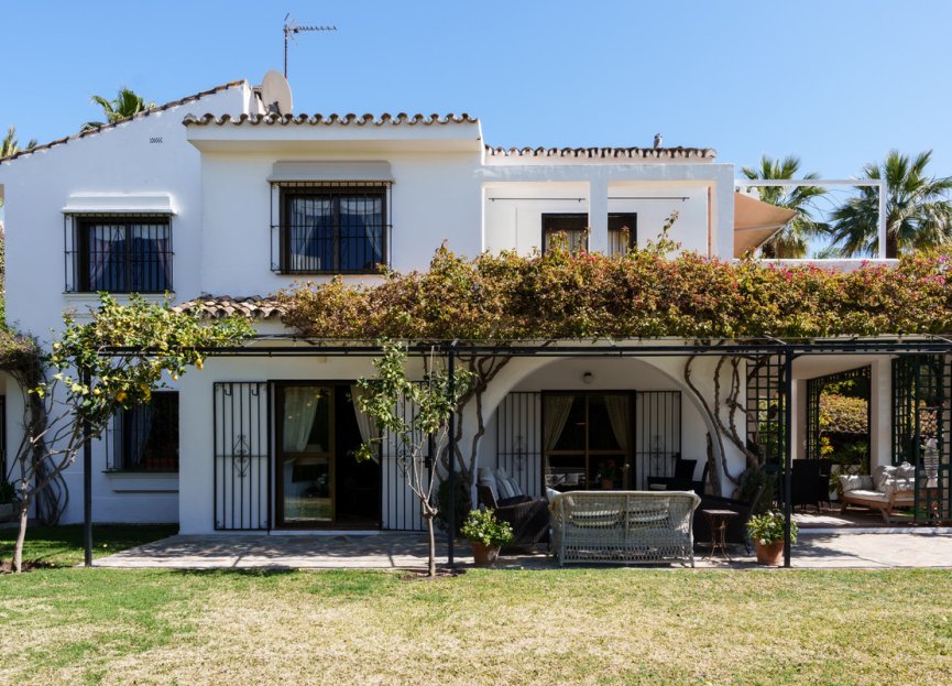 Resale - House - Detached Villa - Marbella - Nueva Andalucia