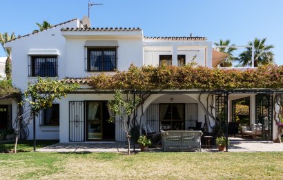 Resale - House - Detached Villa - Marbella - Nueva Andalucia