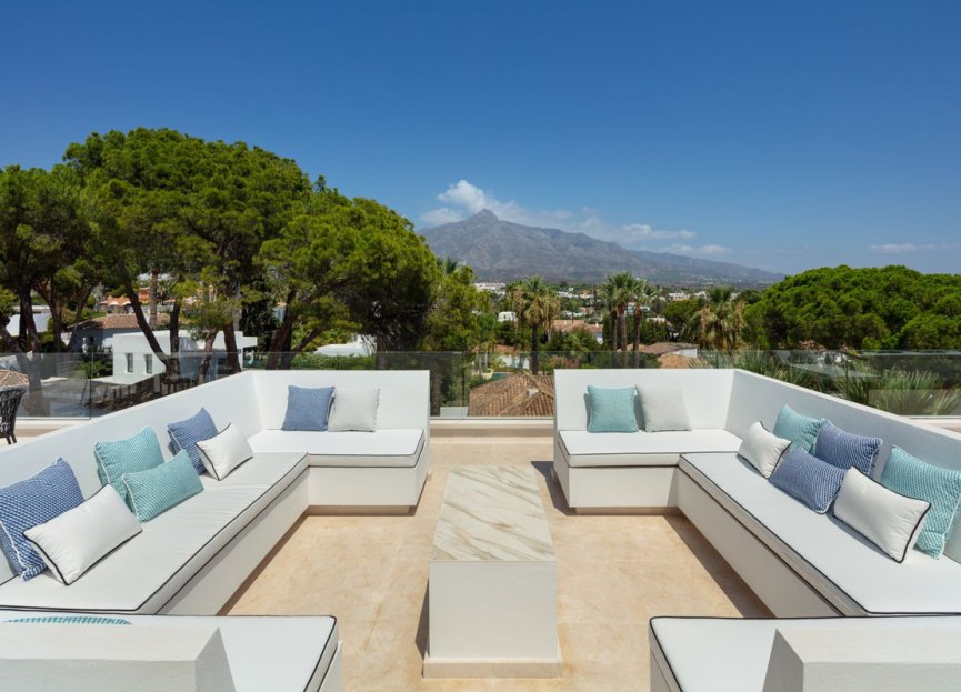 Resale - House - Detached Villa - Marbella - Nueva Andalucia