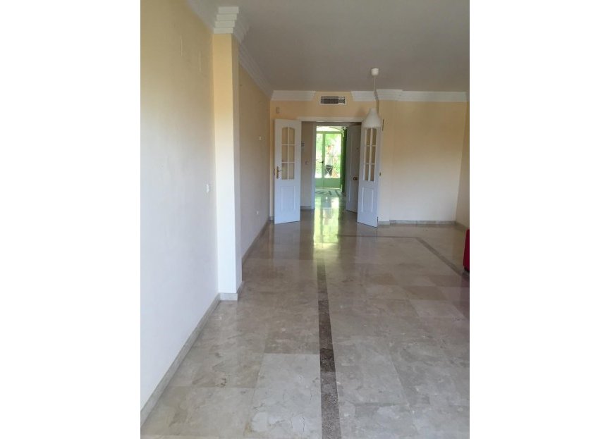 Resale - Apartment - Ground Floor Apartment - Marbella - Nueva Andalucia