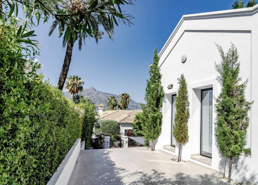 Resale - House - Detached Villa - Marbella - Nueva Andalucia