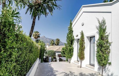 Resale - House - Detached Villa - Marbella - Nueva Andalucia