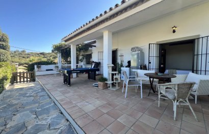 Resale - House - Detached Villa - Estepona