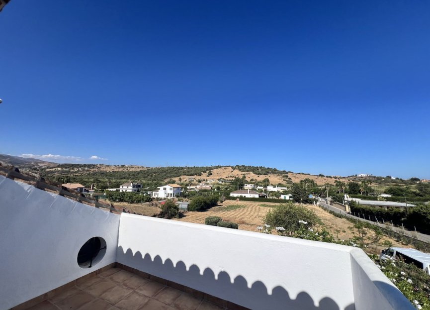 Resale - House - Detached Villa - Estepona