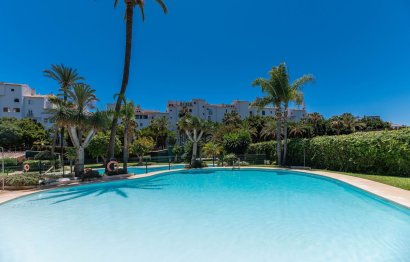 Resale - Apartment - Middle Floor Apartment - Marbella - Puerto Banús