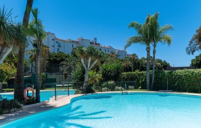 Resale - Apartment - Middle Floor Apartment - Marbella - Puerto Banús