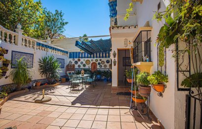 Resale - House - Semi-Detached House - Marbella - Nueva Andalucia