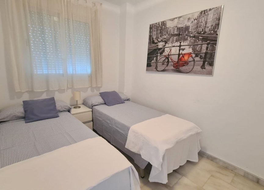 Resale - Apartment - Middle Floor Apartment - Fuengirola - Fuengirola Centro