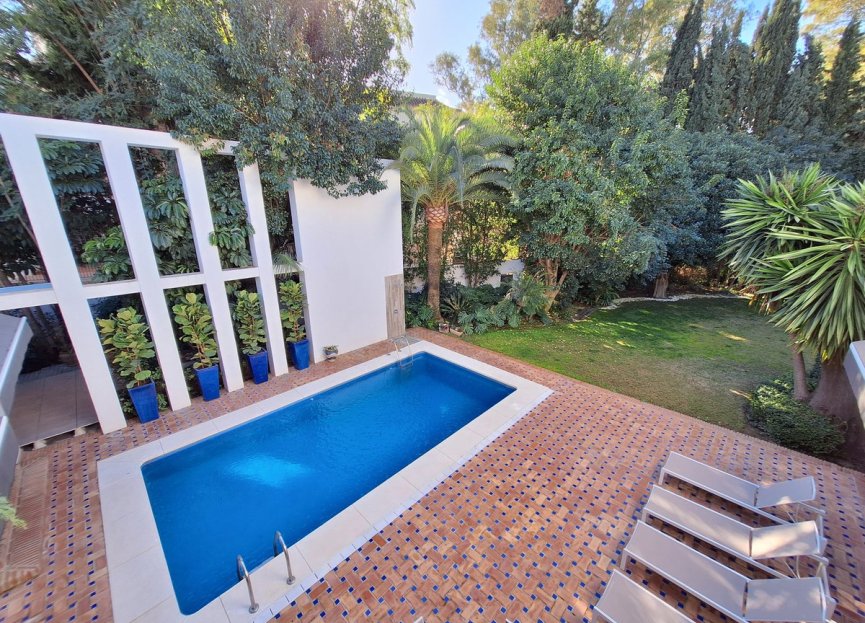 Resale - House - Detached Villa - Marbella - Nueva Andalucia