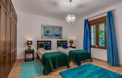 Resale - House - Detached Villa - Benahavís - Benahavís Centro