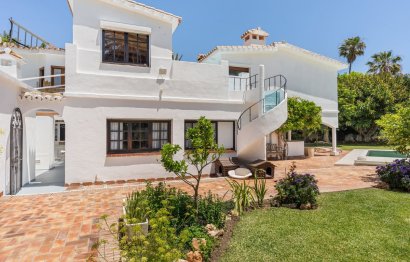 Resale - House - Detached Villa - Marbella - Guadalmina Baja