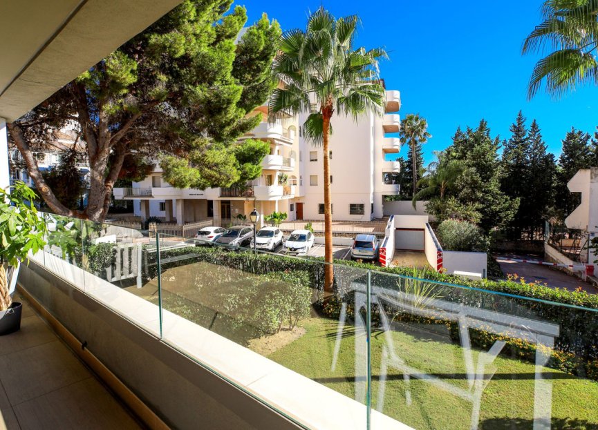 Resale - Apartment - Middle Floor Apartment - Marbella - Nueva Andalucia