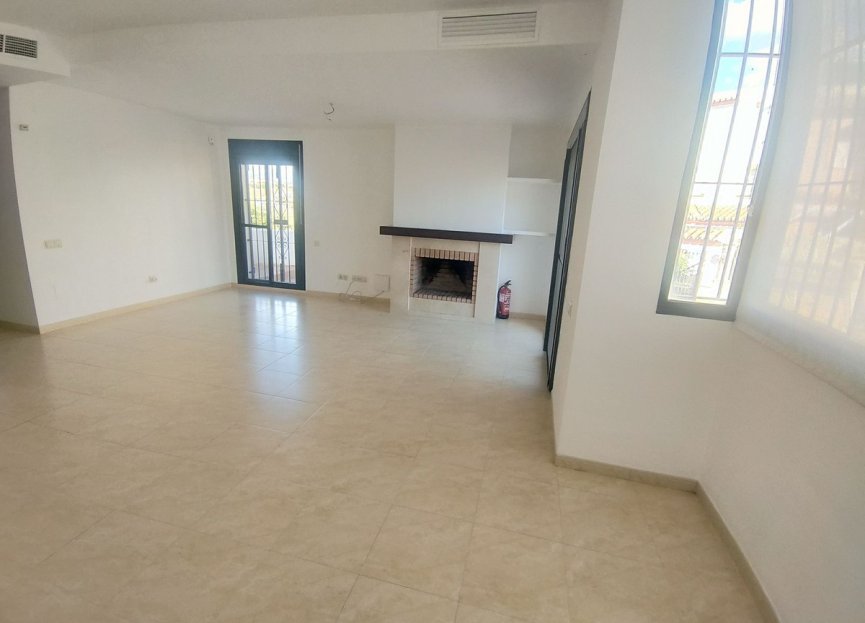 Resale - House - Semi-Detached House - Estepona - Cancelada