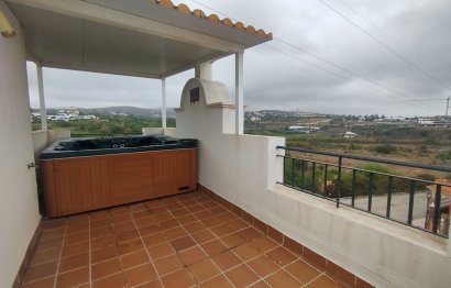 Resale - House - Semi-Detached House - Estepona - Cancelada