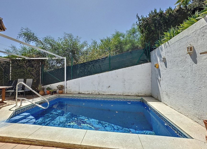 Resale - House - Detached Villa - Marbella - Nueva Andalucia