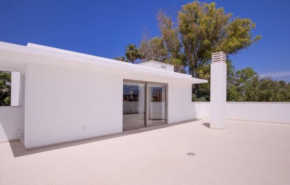 Resale - House - Detached Villa - Marbella - Guadalmina Baja