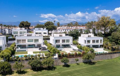 Resale - House - Detached Villa - Marbella - Guadalmina Baja