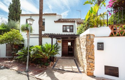 Resale - House - Detached Villa - Marbella - Marbella Centro