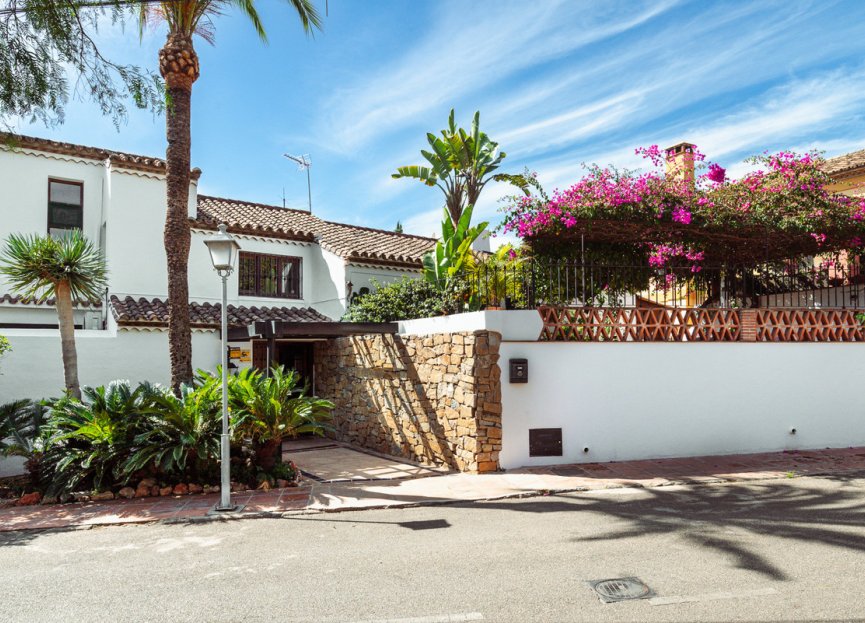 Resale - House - Detached Villa - Marbella - Marbella Centro