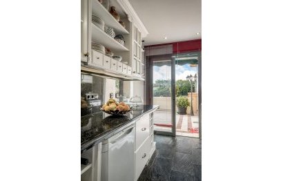 Resale - Apartment - Penthouse - Marbella - Nueva Andalucia