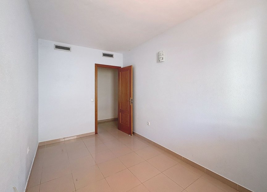 Resale - Apartment - Top Floor Apartment - Estepona