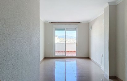 Resale - Apartment - Top Floor Apartment - Estepona