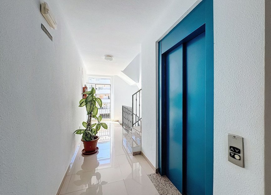 Resale - Apartment - Top Floor Apartment - Estepona