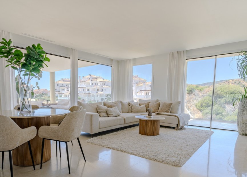 Resale - Apartment - Middle Floor Apartment - Marbella - Nueva Andalucia