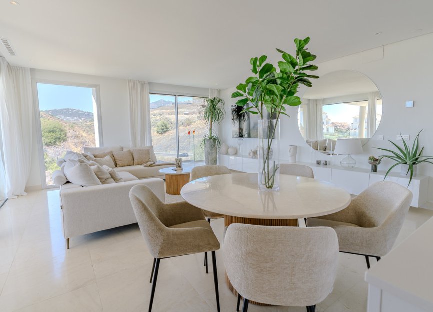 Resale - Apartment - Middle Floor Apartment - Marbella - Nueva Andalucia