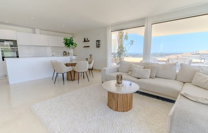 Resale - Apartment - Middle Floor Apartment - Marbella - Nueva Andalucia