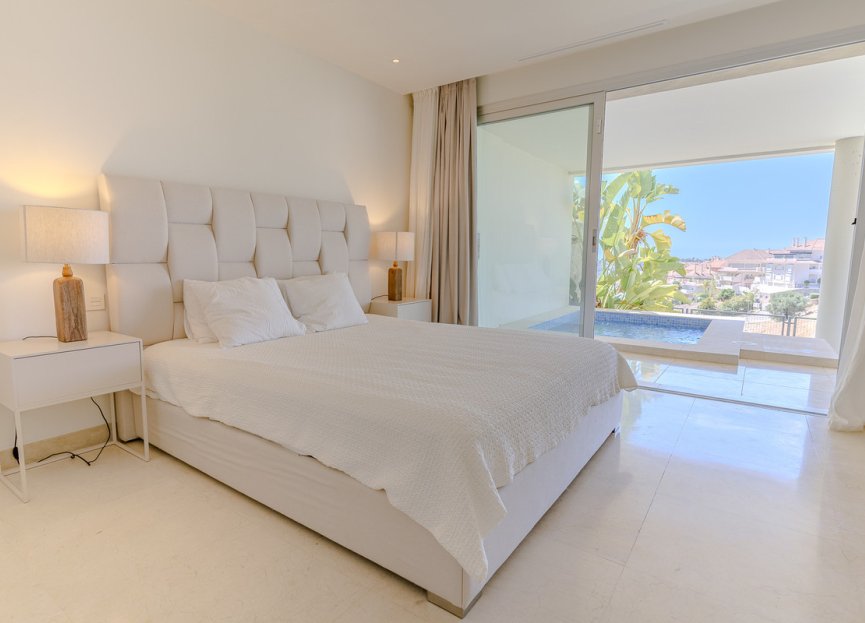 Resale - Apartment - Middle Floor Apartment - Marbella - Nueva Andalucia