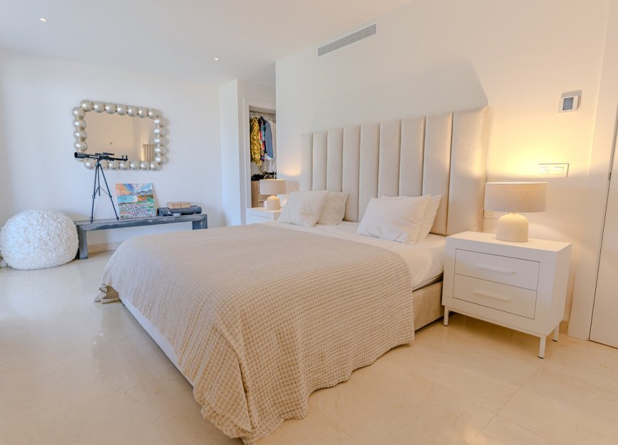 Resale - Apartment - Middle Floor Apartment - Marbella - Nueva Andalucia