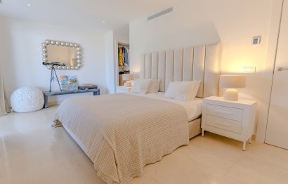 Resale - Apartment - Middle Floor Apartment - Marbella - Nueva Andalucia