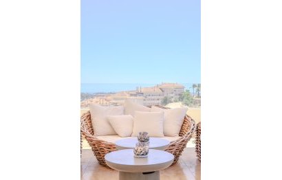 Resale - Apartment - Middle Floor Apartment - Marbella - Nueva Andalucia