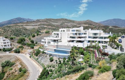 Resale - Apartment - Middle Floor Apartment - Marbella - Nueva Andalucia