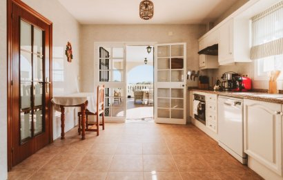 Resale - House - Detached Villa - Marbella - Marbesa