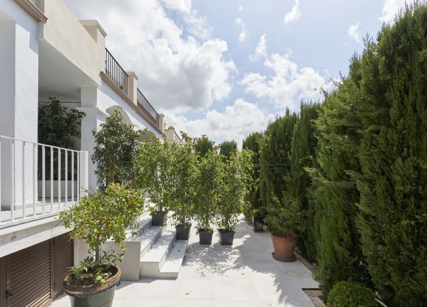 Resale - House - Semi-Detached House - Marbella - The Golden Mile